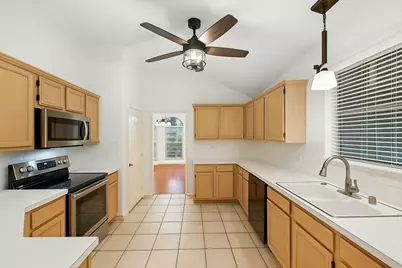 1215 Aylesbury Drive, Allen, TX 75002 - Photo 5