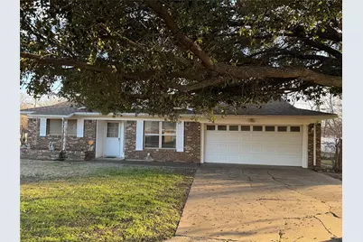 1916 11th Street, Mineral Wells, TX 76067 - Photo 1