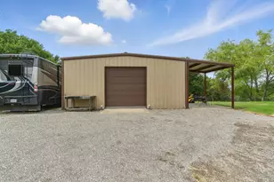 565 Ridgeway Dr, Bluff Dale, TX 76433 - Photo 3