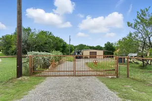 565 Ridgeway Dr, Bluff Dale, TX 76433 - Photo 7