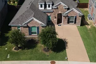 13921 Blue Bell Dr, Little Elm, TX 75068 - Photo 13