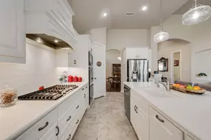 13921 Blue Bell Dr, Little Elm, TX 75068 - Photo 7