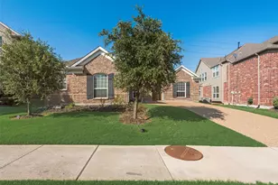 13921 Blue Bell Dr, Little Elm, TX 75068 - Photo 11