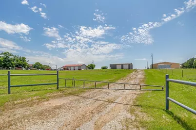 1841 W Highway 199, Springtown, TX 76082 - Photo 9