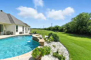 363 Red Bird Dr, Springtown, TX 76082 - Photo 9