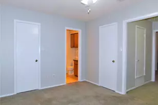 1131 Dallas Dr, Denton, TX 76205 - Photo 13