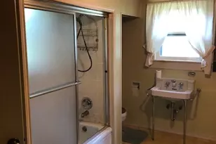 808 W 7th St, Bonham, TX 75418 - Photo 17