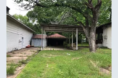 808 W 7th Street, Bonham, TX 75418 - Photo 3