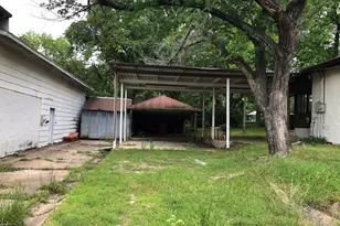 808 W 7th St, Bonham, TX 75418 - Photo 3