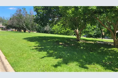 5021 Buttonwood Lane, Garland, TX 75043 - Photo 19