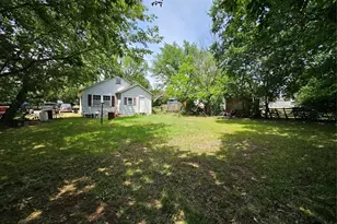 127 Morgan St, Pilot Point, TX 76258 - Photo 7