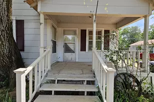 127 Morgan St, Pilot Point, TX 76258 - Photo 9