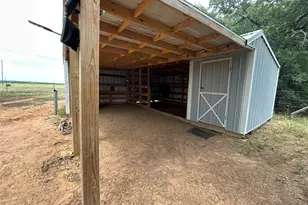 147 Fox Run Rd, Bowie, TX 76230 - Photo 31