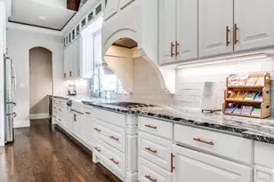 2104 Wellington St, Greenville, TX 75401 - Photo 9