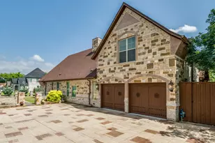 2104 Wellington St, Greenville, TX 75401 - Photo 3