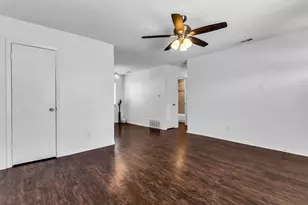 813 Rosewood Hills Dr, Garland, TX 75040 - Photo 9