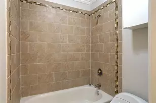 9424 Hunters Creek Dr, Dallas, TX 75243 - Photo 19