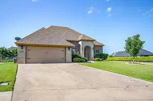 1312 Prestwick Ct, Granbury, TX 76048 - Photo 3
