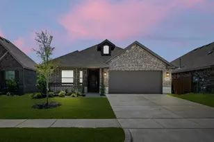 914 Madeline Ln, Cleburne, TX 76033 - Photo 1