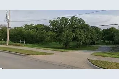 520 W Broad Street, Mansfield, TX 76063 - Photo 1