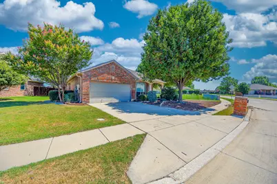 424 Baverton Lane, Fort Worth, TX 76052 - Photo 3