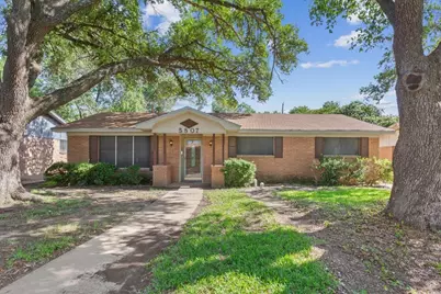 5807 Caldwell Drive, Waco, TX 76710 - Photo 1