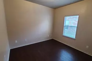 806 Walnut St, Burleson, TX 76028 - Photo 13