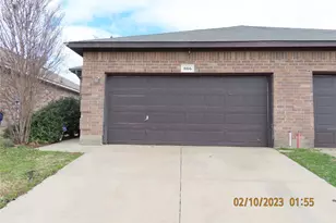 806 Walnut St, Burleson, TX 76028 - Photo 1