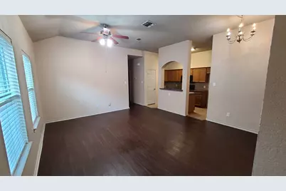 806 Walnut Street, Burleson, TX 76028 - Photo 11