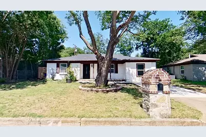424 Parkside Drive, White Settlement, TX 76108 - Photo 1