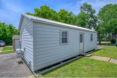 220 S Elm Street, Sherman, TX 75090 - Photo 9