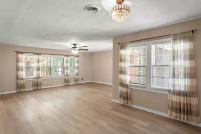 414 W Doyle Street, Granbury, TX 76048 - Photo 17