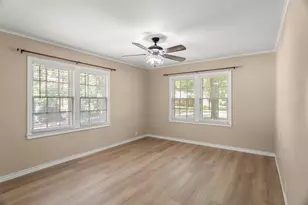 414 W Doyle St, Granbury, TX 76048 - Photo 25