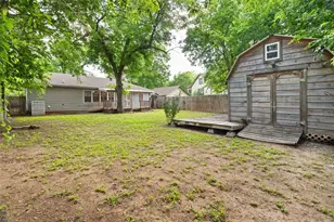 414 W Doyle St, Granbury, TX 76048 - Photo 9