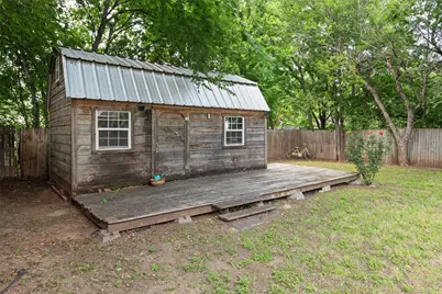 414 W Doyle Street, Granbury, TX 76048 - Photo 11