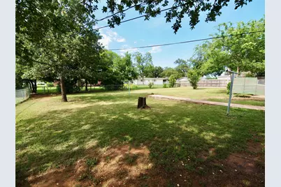 1441 Brazos Street, Graham, TX 76450 - Photo 31