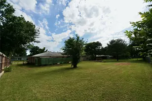 1441 Brazos St, Graham, TX 76450 - Photo 35