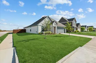 710 Primrose Ln, Pilot Point, TX 76258 - Photo 3