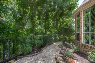 8124 Greensboro Dr, Plano, TX 75025 - Photo 31