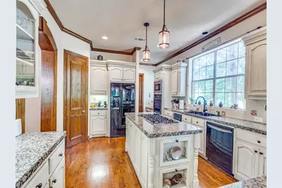 8124 Greensboro Drive, Plano, TX 75025 - Photo 9