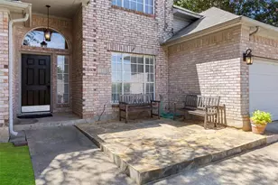 1213 Greendale Dr, Bedford, TX 76022 - Photo 3