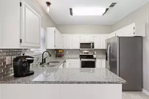 1213 Greendale Dr, Bedford, TX 76022 - Photo 5