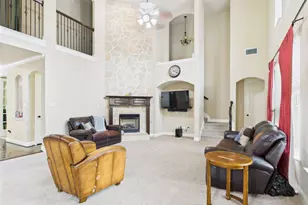 2407 Laguna Ln, Arlington, TX 76012 - Photo 9