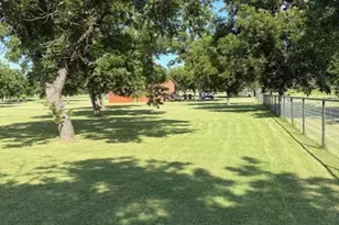 1922 Burkett Ct, Cleburne, TX 76033 - Photo 27