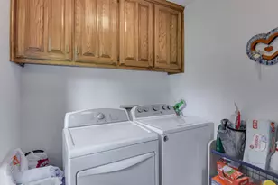 4901 Hidden Oaks Ln, Arlington, TX 76017 - Photo 31