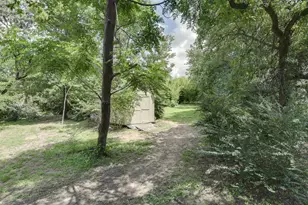 4901 Hidden Oaks Ln, Arlington, TX 76017 - Photo 11