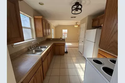 900 Reese Lane, Azle, TX 76020 - Photo 9