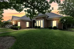 1104 Cherrywood Dr, Cleburne, TX 76033 - Photo 1