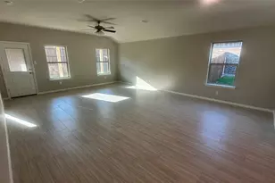 356 Lubbock Dr, Azle, TX 76020 - Photo 5