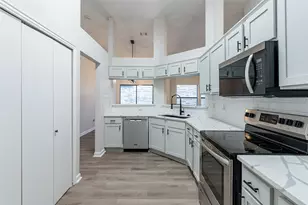 2203 Greenview Dr, Carrollton, TX 75010 - Photo 5